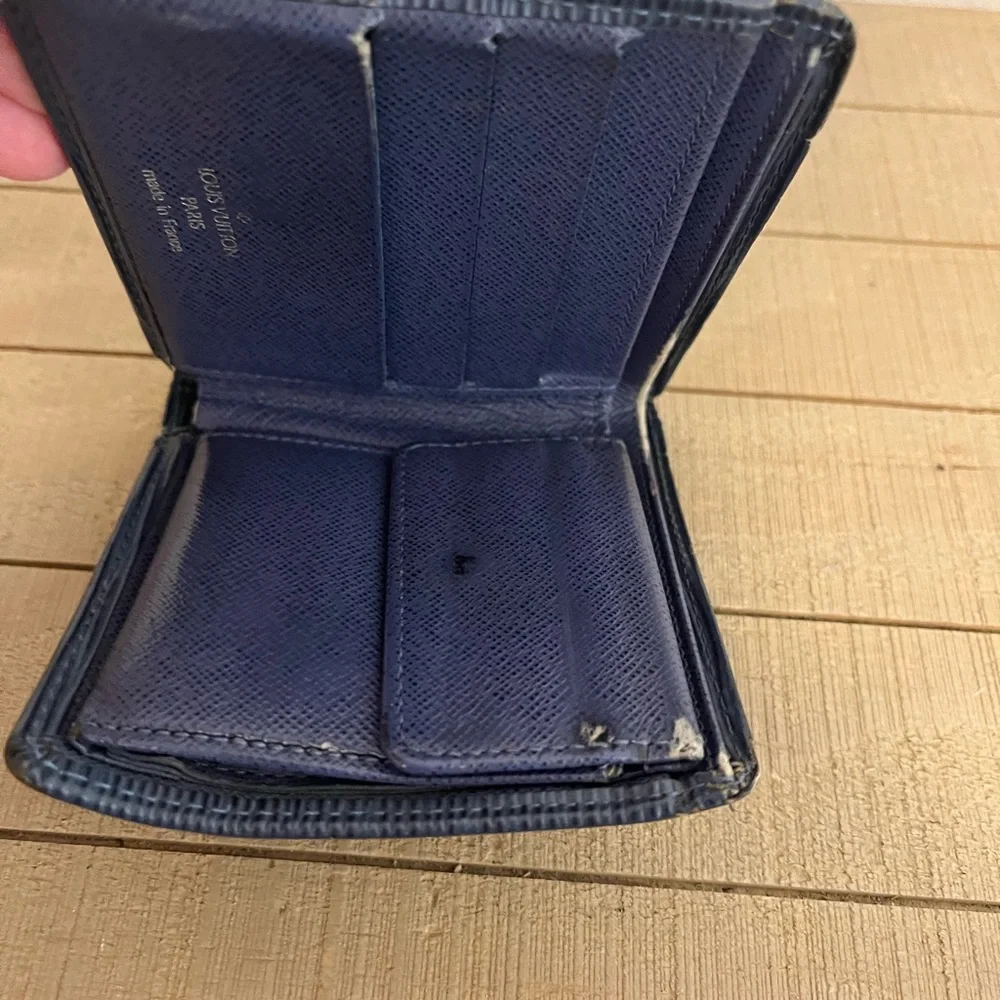Authentic Louis Vuitton Blue Epi Bifold Wallet Unisex